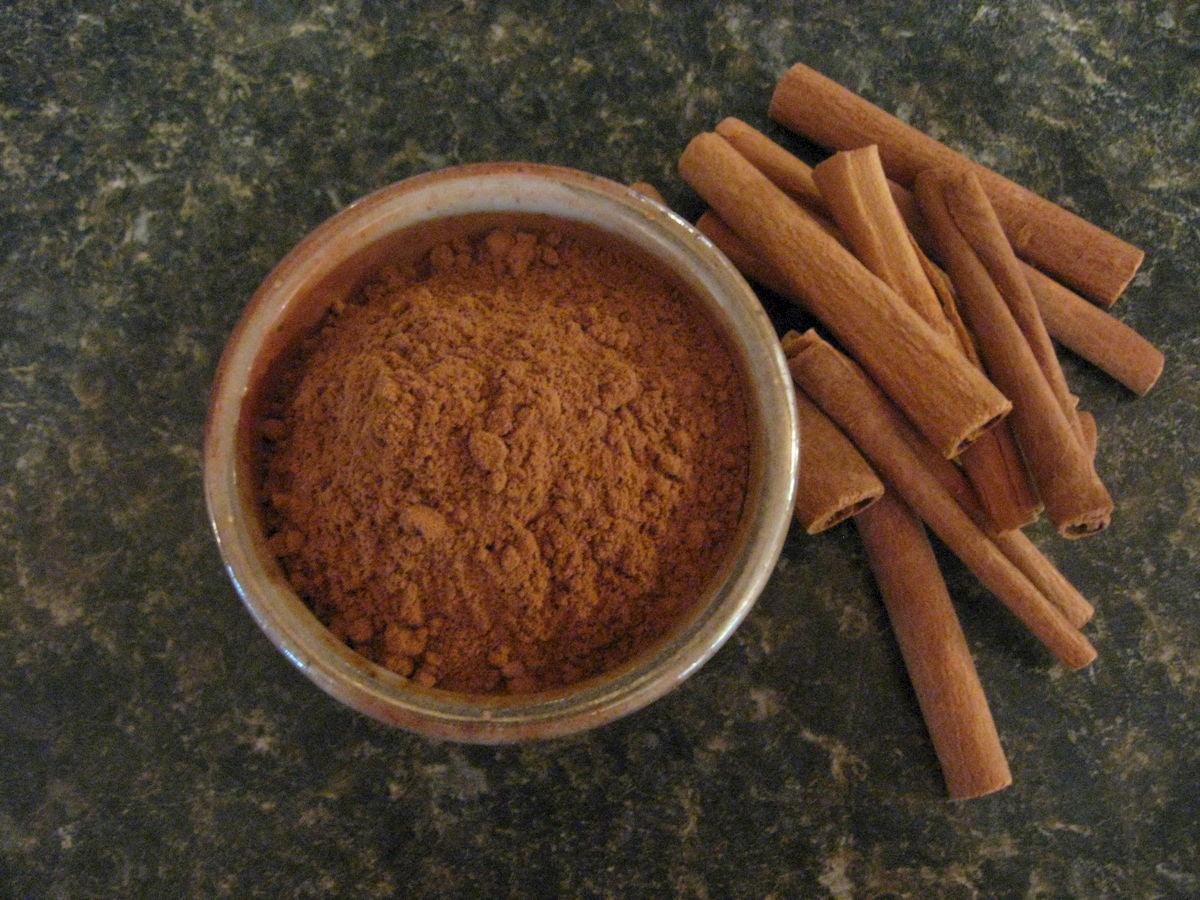 Vietnamese Saigon Cinnamon Powder - Strong cinnamon flavor, deep brown with rich hotness, approx 5% oil content (most other cinnamons have about a 2.5% oil content).  Great for dishes where cinnamon is key ingredient.  An important flavor in the broth used to make the noodle soup phở